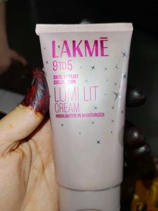 Lakme 9 T0 5 Skin Stylist Collection Lumi Lit