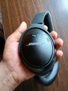 Bose Quiet Comfort QC 35 AnC Headphones .