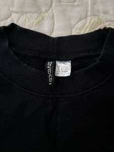 H&amp;M Black Graphic Sweatshirt