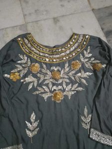 Elegant Grey Embroidered Kurta