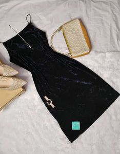 🎀Elegant Blue Velvet Dress🎀