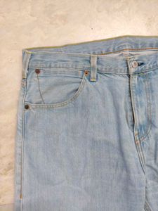 Levi&#39;s Straight Fit Light Wash Denim Jeans