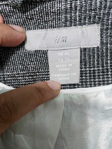 H&amp;M Ruched Sleeve Blazer