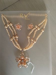 Pearl Necklace With Earing And Extra