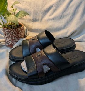 Woodland Leather Slippers size 7🔥