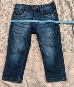 Denim Jeans little flaw in one pocket backsi