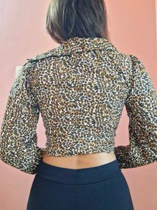 Tiger Print Full Sleeves Collar Top