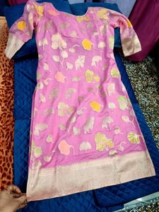 Pink Floral Banarasi Kurta With Bottom