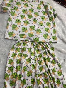 women nightwear top payjama set