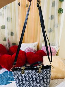 Black Slingbag 👛😍