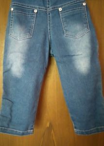 THREE QUARTER JEANS FOR KIDS