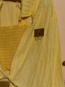 Pretty pastel yellow top!!!💛💛💛💛💛