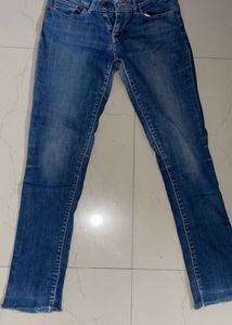 Levi’s   Low Waisted SkinnyJeans !!!