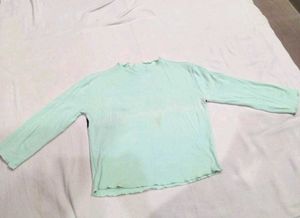 Trendy Top 💌Make Offer ✨