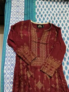 Sabhyata Women Maroon Silk Blend Embroidered Kurta