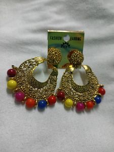 Woman&#39;s Beautiful Earing