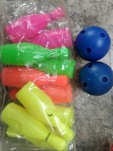 Bowling Pins Set