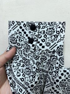 Women Top Black White