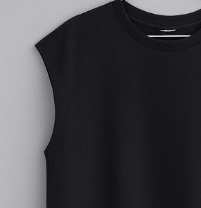 black tee with deep sleeves