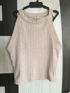 beige top