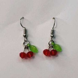 ₊˚⊹౨ handmade cute earrings ৎ ₊˚⊹