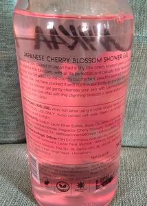 Nykaa Wonderlust shower gel