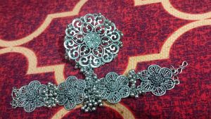 Silver Pleated Hathphool With Ring