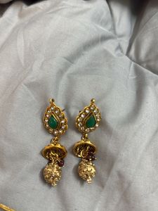 A Traditional Wear Set