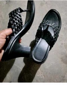 Black Heeled Thong Sandals.Unused.new