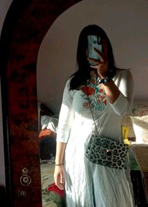 Trendy White Kurta With Slit For Women (30-32)