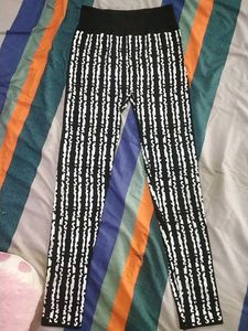 Striped Leggings🖤✨