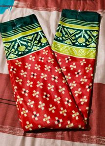 Daily Wear Red And Green Sari With Blouse Piece