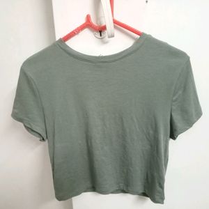 H&amp;M Divided Pack Of Two Crop Tops