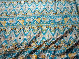 Green &amp; Gold Patterned Silk Fabric Saree