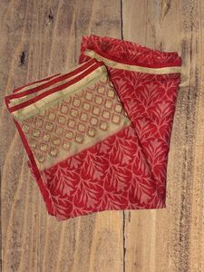 Red Saree With No Blouse