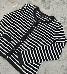 🇺🇲 TRENDING H&amp;M Striped Knit Cardigan