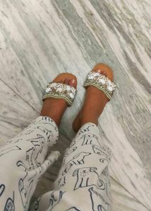 Shell sandal