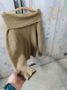 Sweater With Stylish Neck