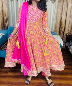 Pink Floral Kurta Set M size