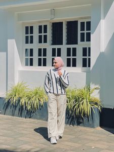 Off White Korean Trouser