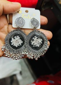 Beautiful resin earrings