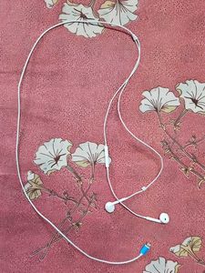 Apple EarPods with Lightning Connector