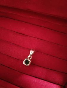 Onyx Gemstone On Pure Silver