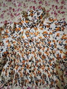 White Floral Top🏵🌺