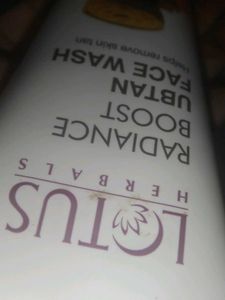 Lotus Radiance Boost Face Wash