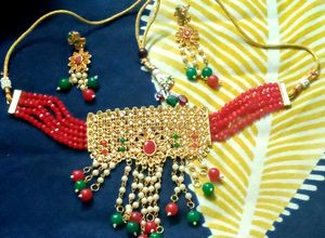 Stunning Gold-Toned Choker &amp; Earring Set