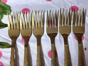 Vintage Gold-Tone Fork Set (6)