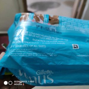 Gillette Venus Razors (4) and one free