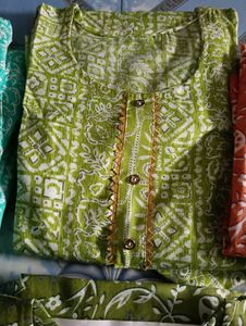 Women Ethnic Kurta Set