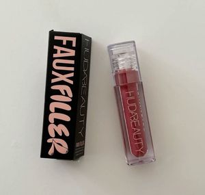 HUDA FAUX FILLER